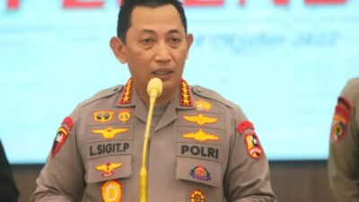 Kapolri Jenderal Listyo Sigit Prabowo menghadiri ibadah dan perayaan Natal Mabes Polri tahun 2023