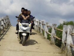 Terus Bergerak Merespon Keluhan Masyarakat,Bacabup Banyuasin Pakde Slamet Meninjau Kondisi Jalan di Kecamatan Makarti Jaya