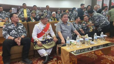 Dinilai Berhasil Ciptakan Stabilitas Ekonomi, Sultan Palembang Anugrahkan Gelar Pangeran Wira Negara Ke Airlangga Hartarto