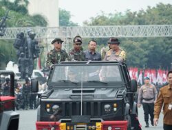 Kapolri Cek Gladi Bersih Apel Gelar Pasukan Pengamanan Pengambilan Sumpah Presiden dan Wapres RI