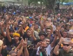 Ribuan Massa Dukung Paket Rakyat Berkumpul di Kodi