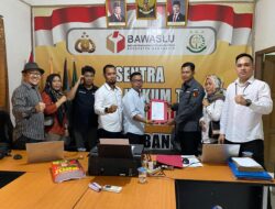 Dengan Bukti Cukup Tim ASTA Laporkan Dugaan Money Politik Paslon 2