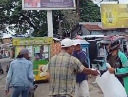 Forum Persaudaraan KPJP Bagikan Nasi Bungkus untuk Masyarakat di Pasar Lemabang dan Jalan Veteran