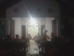 Antusias warga suka makmur hadir Untuk mendapatkan informasi terkait Kartu Indonesia Sehat (KIS)