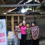 Ketua Bhayangkari Sumut Ny.Monarika W Hermawan Beri Bansos Ke Yatim-piatu Desa Mehaga Yayasan Emanuel Penabur Kasih