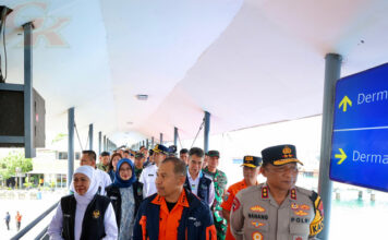 Rombongan Petinggi Instansi Pantau Lonjakan Wisatawan di Pelabuhan Ketapang Lonjakan Wisatawan, Pelabuhan Ketapang, Libur Nataru