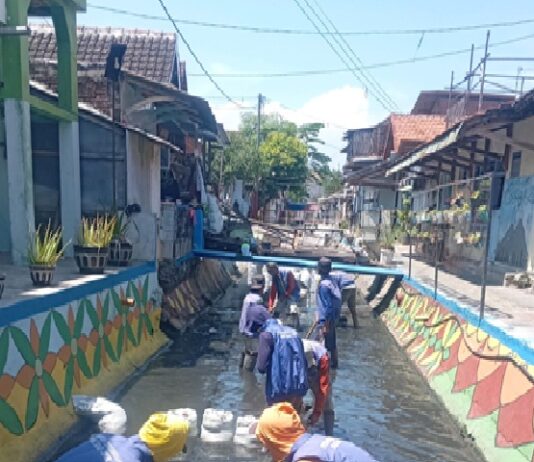 Antisipasi Musim Hujan, Pemerintah Rutin Normalisasi Saluran Irigasi dan Drainase Normalisasi Saluran Irigasi
