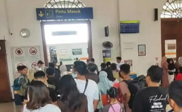 Penumpang KA Stasiun Pasuruan Melonjak 16 Persen, Warga Pilih Kereta Hindari Macet Penumpang KA Stasiun Pasuruan