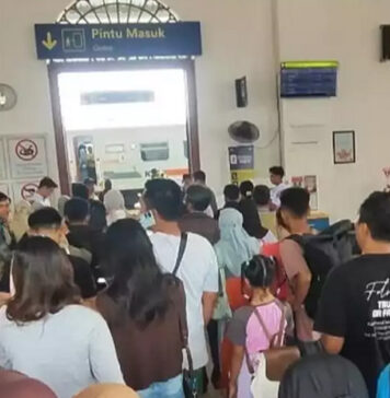 Penumpang KA Stasiun Pasuruan Melonjak 16 Persen, Warga Pilih Kereta Hindari Macet Penumpang KA Stasiun Pasuruan