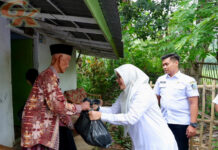 ASN Banyuwangi Berbagi: Ribuan Pegawai Turun Gunung Salurkan Puluhan Ribu Paket Sembako ASN Banyuwangi Berbagi