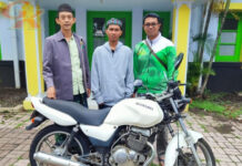 Tunjang Dakwah di Lereng Bromo, BAZNAS Pasuruan Beri Motor untuk Dai di Tosari Motor untuk Dai