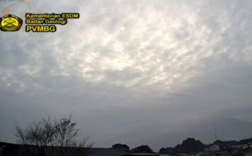 Gunung Marapi Erupsi Perdana di Awal 2026, PVMBG Ingatkan Potensi Lahar Dingin Gunung Marapi Erupsi