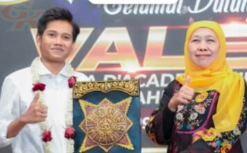 Gubernur Khofifah Sambut Juara D’Academy 7 Valen Akbar di Gedung Grahadi Juara D'Academy 7