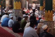 Malam Tahun Baru di Palembang, Warga Padati Masjid Agung untuk Zikir Bersama Malam Tahun Baru