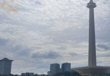 Monas Membeludak di Awal Tahun, Antrean Tiket Puncak Habis Sejak Siang Monas di Awal Tahun