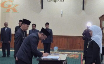 Gubernur Khofifah Lantik 7 Pejabat Eselon II, Perdana Gunakan Sistem Talent DNA Pejabat Eselon II