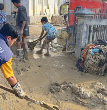 Suara Azan Kembali Menggema, Relawan PLN Bantu Bersihkan 15 Masjid Terdampak Bencana di Aceh Relawan PLN
