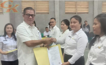 Bupati Nisel Resmi Serahkan SK PPPK-PW di Wilayah Lasori, Jangan Jadi Siluman Lagi SK PPPK-PW