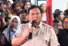 Malam Tahun Baru di Posko Pengungsian Batu Hula, Presiden Prabowo Pastikan Pemerintah Tidak Tinggalkan Korban Bencana posko pengungsian batu hula
