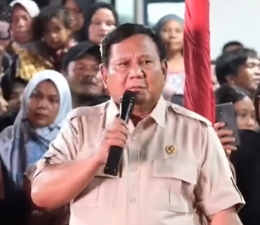 Malam Tahun Baru di Posko Pengungsian Batu Hula, Presiden Prabowo Pastikan Pemerintah Tidak Tinggalkan Korban Bencana posko pengungsian batu hula