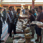 Ketua PAC IPK Mardingding Sopian S. Milala Berikan Bantuan Kepada Korban Kebakaran Lau Kasumpat Bantuan Kepada Korban Kebakaran