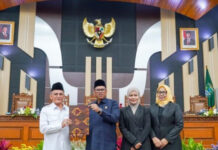 DPRD Pasuruan Serahkan Catatan Strategis LKPJ, Wakil Bupati Tekankan Akurasi Kebijakan Strategis LKPJ