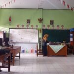 Kelas 4A SDN Genteng Wetan Gelar Kenali Aku Ayah Bunda, Doa untuk Orang Tua dan Pembagian Rapot oleh Wali Kelas Sofi