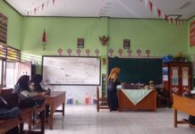 Kelas 4A SDN Genteng Wetan Gelar Kenali Aku Ayah Bunda, Doa untuk Orang Tua dan Pembagian Rapot oleh Wali Kelas Sofi