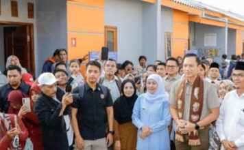 Khofifah Dampingi Menko AHY